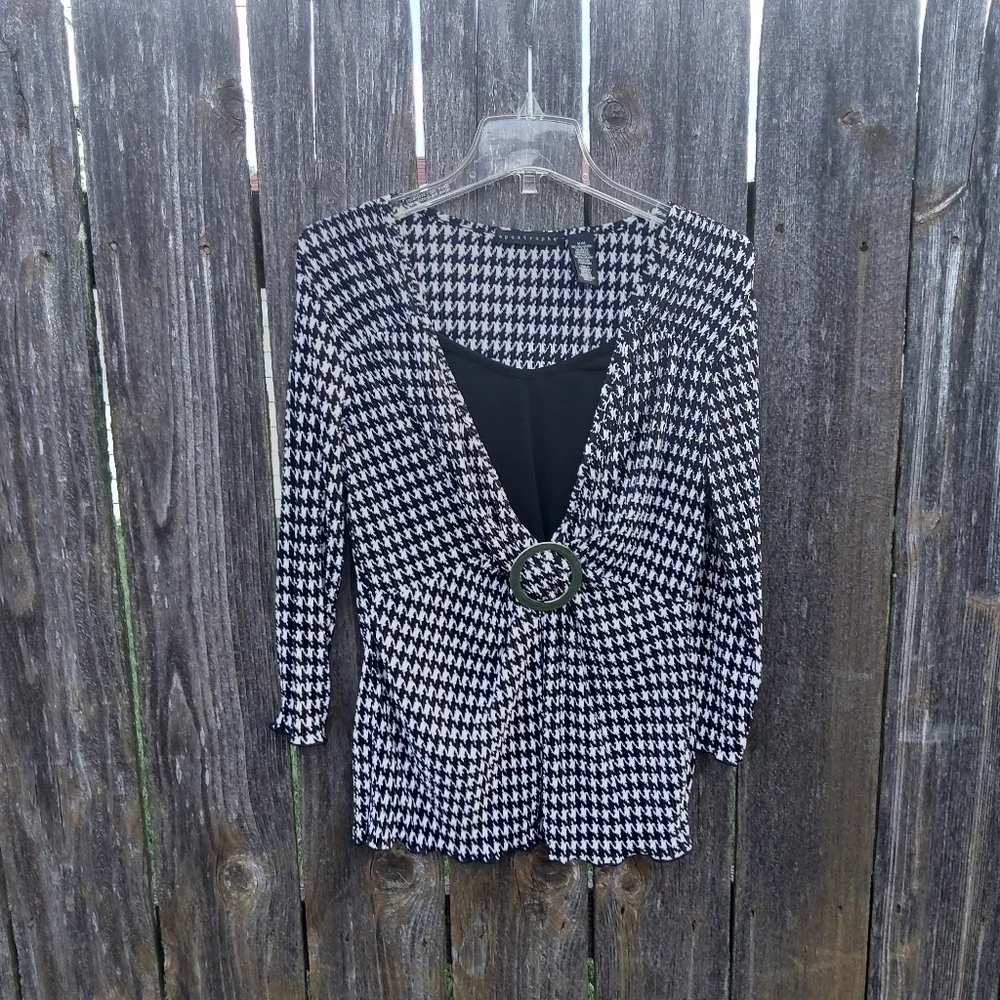 APOSTROPHE MEDIUM PLEATED ACCENT TOP - Picture 1 of 4